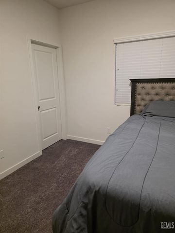 1112 Brookline Lane, Bakersfield, CA 93314