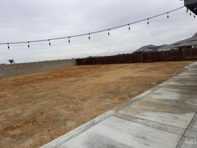 1112 Brookline Lane, Bakersfield, CA 93314