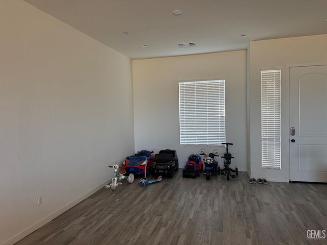1112 Brookline Lane, Bakersfield, CA 93314