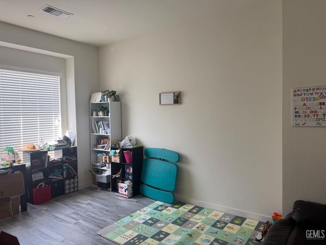 1112 Brookline Lane, Bakersfield, CA 93314