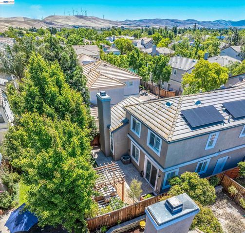 2038 Mulberry Cmn, Livermore, CA 94551