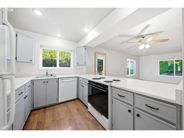 7509 Ne VANCOUVER MALL Dr C10, Vancouver, WA 98662