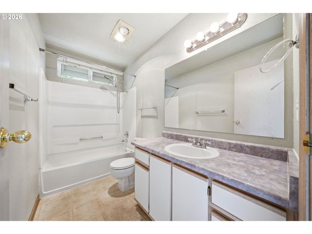 7509 Ne VANCOUVER MALL Dr C10, Vancouver, WA 98662