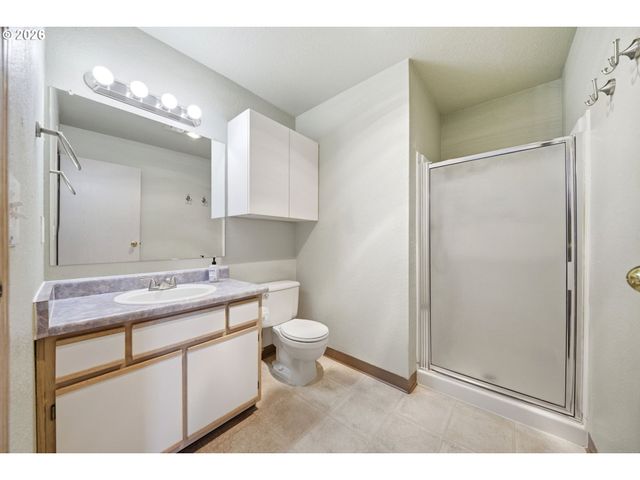 7509 Ne VANCOUVER MALL Dr C10, Vancouver, WA 98662