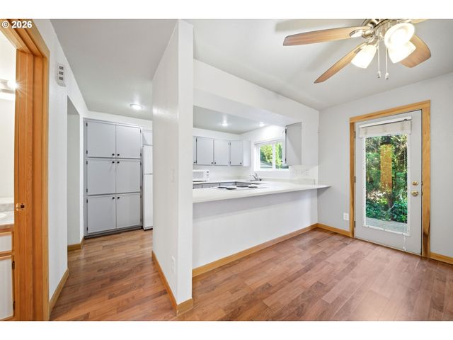 7509 Ne VANCOUVER MALL Dr C10, Vancouver, WA 98662
