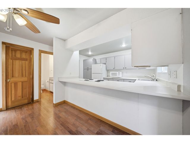 7509 Ne VANCOUVER MALL Dr C10, Vancouver, WA 98662