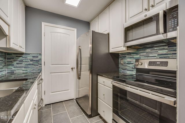 1000 Lisa Drive, Church Hill, TN 37642