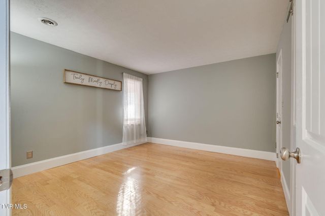 1000 Lisa Drive, Church Hill, TN 37642