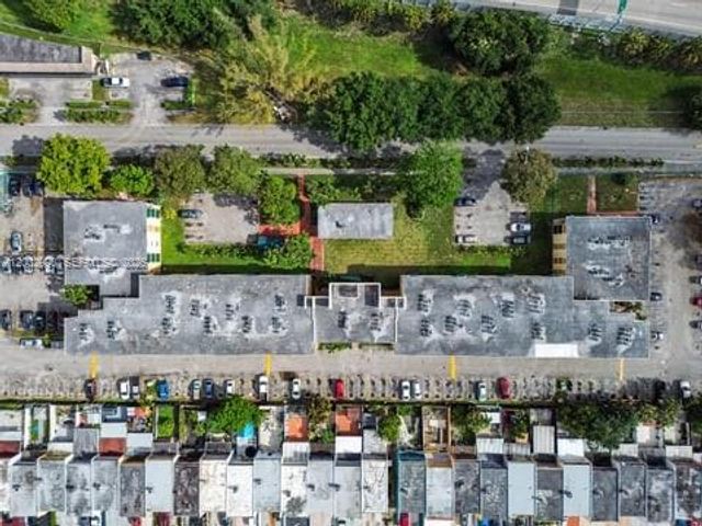 606 W 81st Street 120, Hialeah, FL 33014