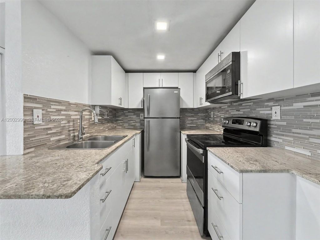 606 W 81st Street 120, Hialeah, FL 33014