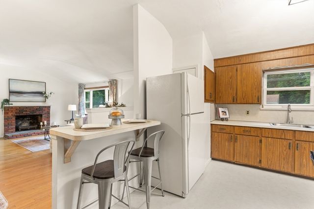 60 Holbrook Ave, Stoughton, MA 02072