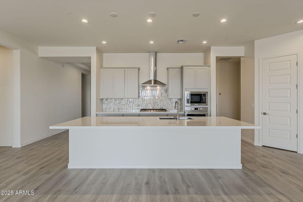 19019 W OCOTILLO Road, Waddell, AZ 85355