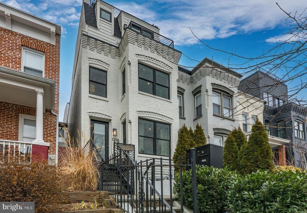 Image 1 of property listing at 1216 I ST NE #A, Washington, DC 20002