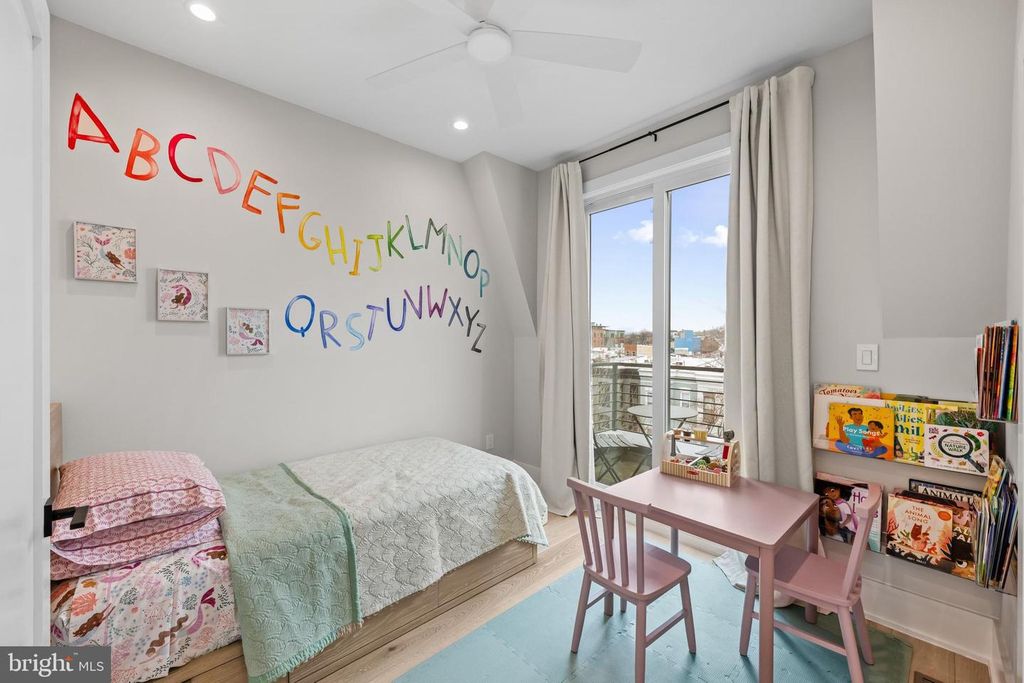 Image 19 of property listing at 1216 I ST NE #A, Washington, DC 20002