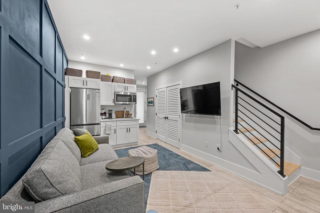 Image 24 of property listing at 1216 I ST NE #A, Washington, DC 20002