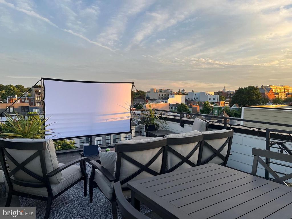 Image 32 of property listing at 1216 I ST NE #A, Washington, DC 20002