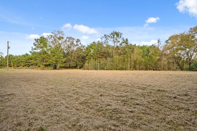 509 County Road 2096, Liberty, TX 77575