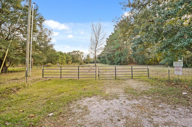 509 County Road 2096, Liberty, TX 77575