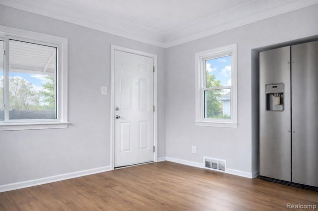 26537 Brettonwoods Street, Madison Heights, MI 48071