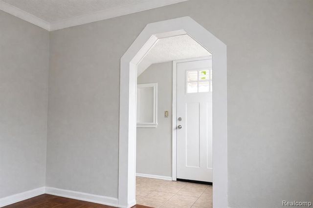 26537 Brettonwoods Street, Madison Heights, MI 48071