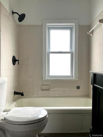 26537 Brettonwoods Street, Madison Heights, MI 48071