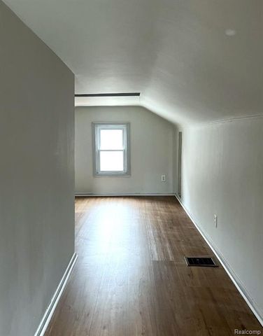 26537 Brettonwoods Street, Madison Heights, MI 48071