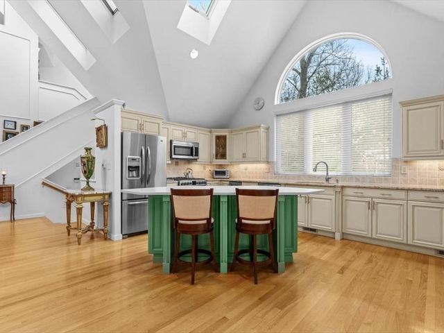 29 Deer Path 29, Hudson, MA 01749