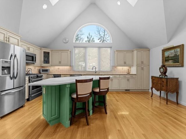 29 Deer Path 29, Hudson, MA 01749