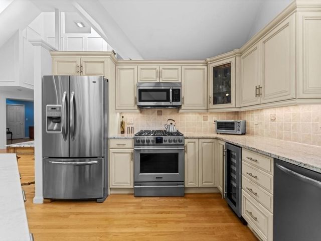 29 Deer Path 29, Hudson, MA 01749