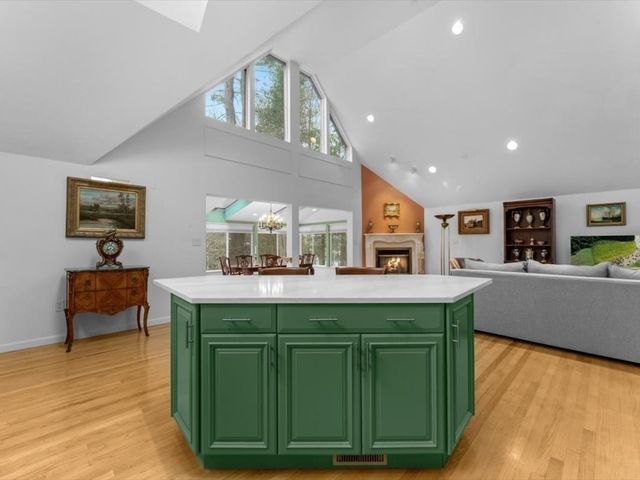 29 Deer Path 29, Hudson, MA 01749