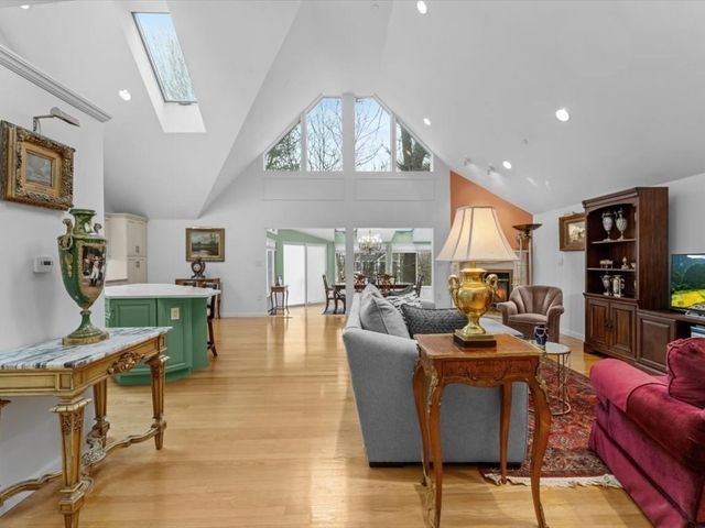 29 Deer Path 29, Hudson, MA 01749