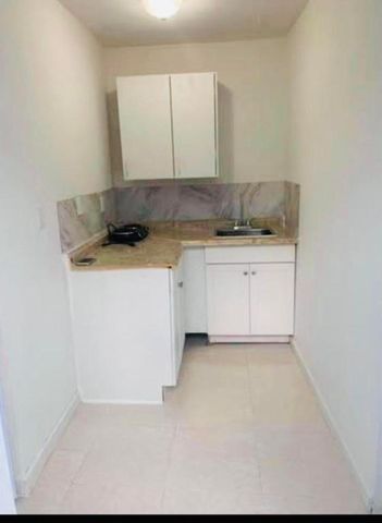 5541 N Lewis Road, West Palm Beach, FL 33415