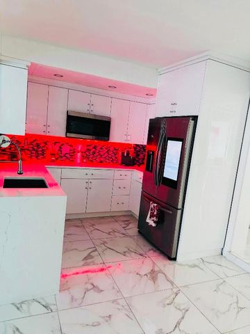 5541 N Lewis Road, West Palm Beach, FL 33415