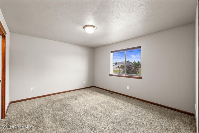 1969 E HIGHWING CT, Post Falls, ID 83854