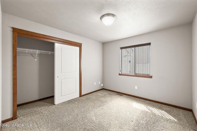 1969 E HIGHWING CT, Post Falls, ID 83854