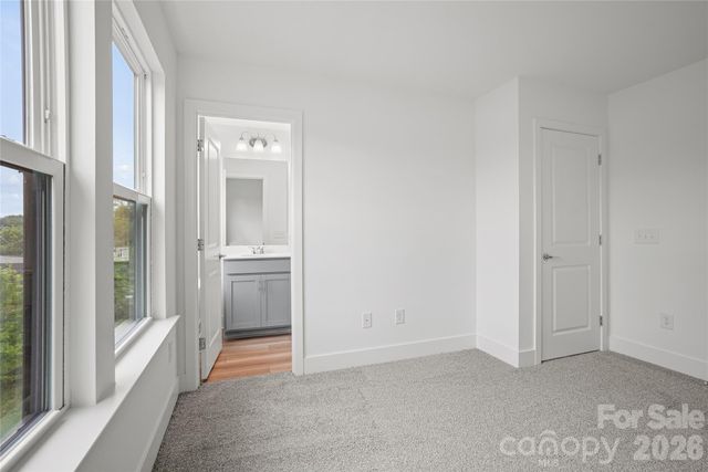 1017 Revival Row, Charlotte, NC 28208