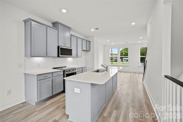 1017 Revival Row, Charlotte, NC 28208