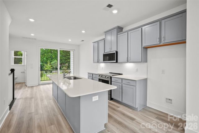 1017 Revival Row, Charlotte, NC 28208
