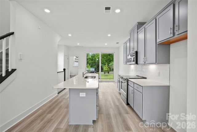 1017 Revival Row, Charlotte, NC 28208