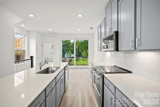 1017 Revival Row, Charlotte, NC 28208