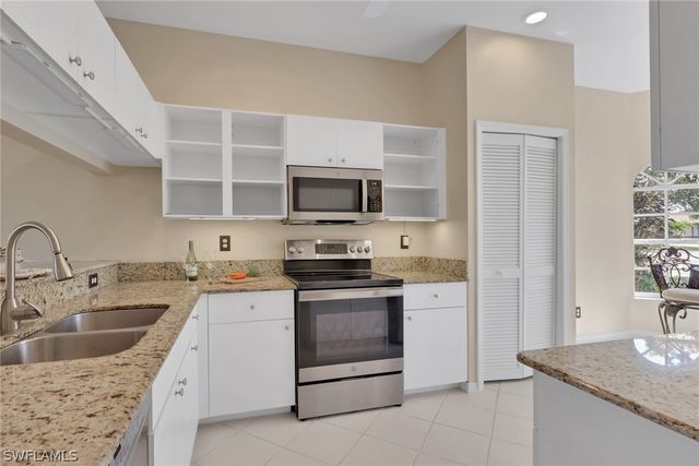 4381 Mistlethrush LN, Naples, FL 34119