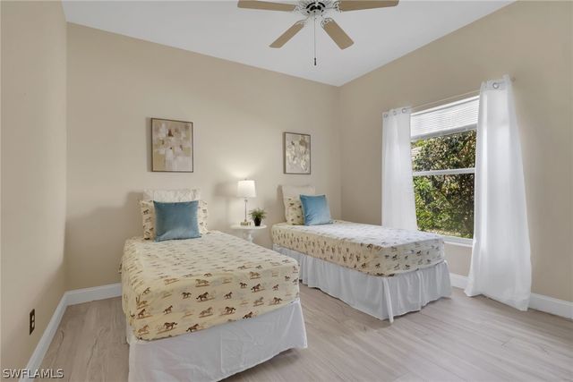 4381 Mistlethrush LN, Naples, FL 34119