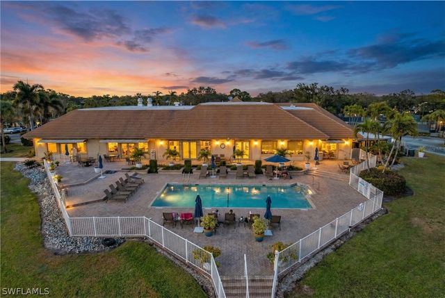 4381 Mistlethrush LN, Naples, FL 34119