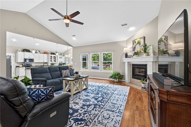 3 Ettington Drive, Bella Vista, AR 72714