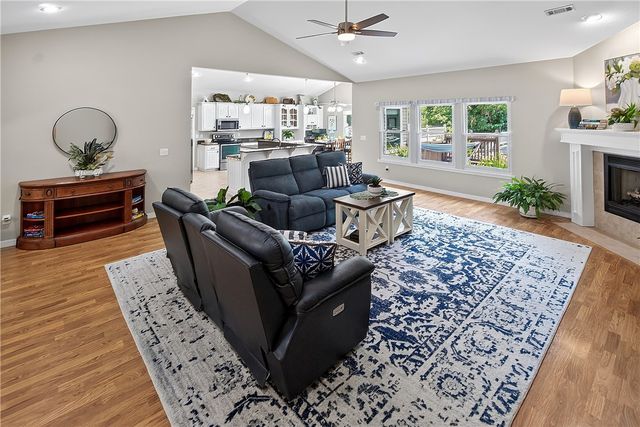 3 Ettington Drive, Bella Vista, AR 72714