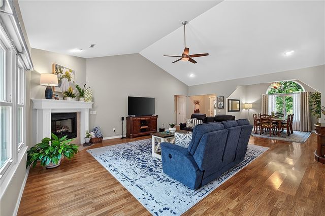 3 Ettington Drive, Bella Vista, AR 72714