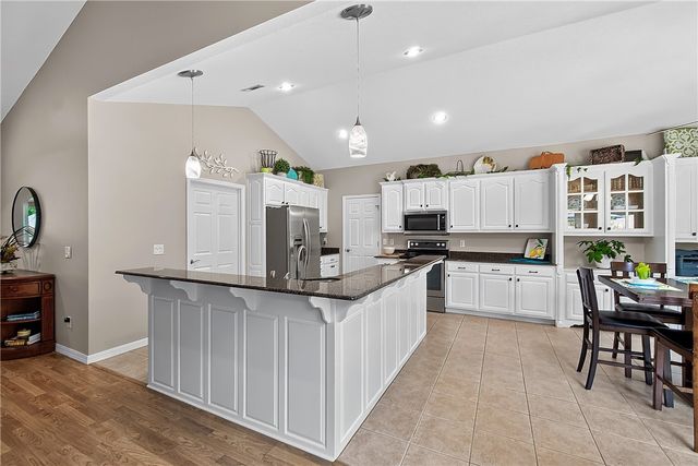 3 Ettington Drive, Bella Vista, AR 72714