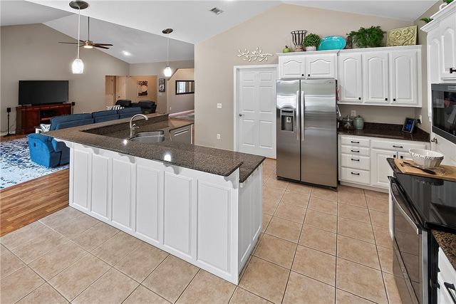3 Ettington Drive, Bella Vista, AR 72714