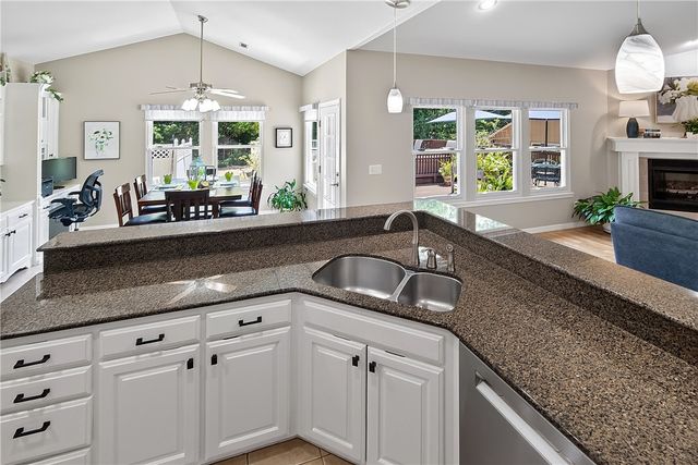 3 Ettington Drive, Bella Vista, AR 72714