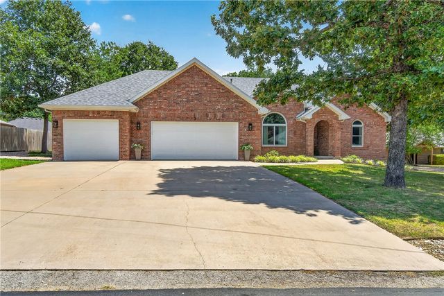 3 Ettington Drive, Bella Vista, AR 72714